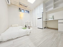 With House 102 4th image