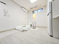 With House 102 0th image