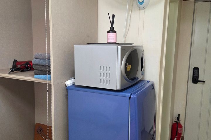 Accommodations within walking distance of Yus 1th image