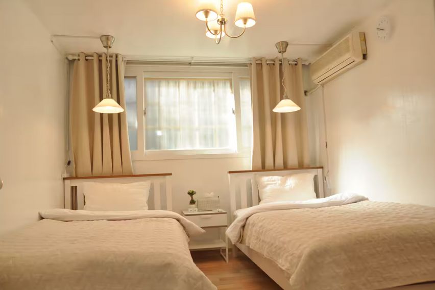 홍대입구역 5분 풀옵션 1번째 이미지