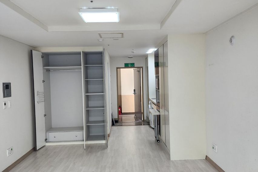 넓은 테라스를 품은 방