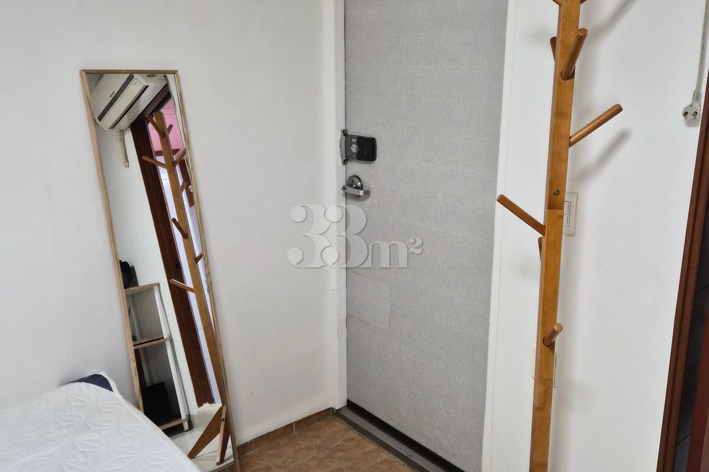 Cozy studio with great transport links 9th image