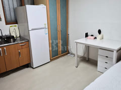 Cozy studio with great transport links 0th image