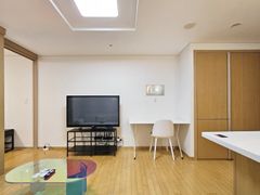 Studio with separate kitchen, 1 minute from L 3th image