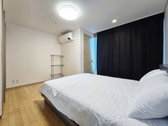 Studio with separate kitchen, 1 minute from L 4th image