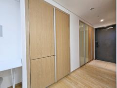 Studio with separate kitchen, 1 minute from L 9th image