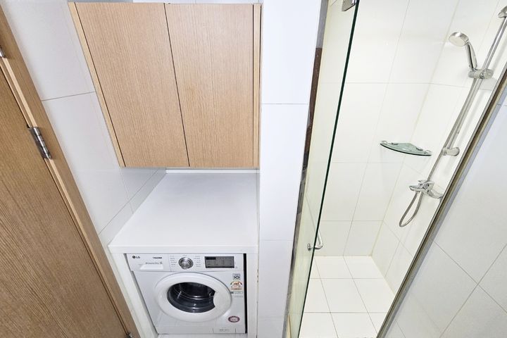 Studio with separate kitchen, 1 minute from L 11th image