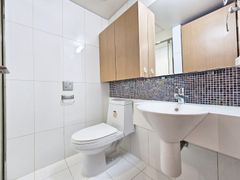 Studio with separate kitchen, 1 minute from L 10th image