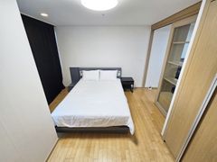 Studio with separate kitchen, 1 minute from L 8th image