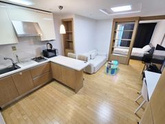 Studio with separate kitchen, 1 minute from L 5th image