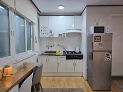 Hannam-dong Hotspot: Private Room for 3 8th image