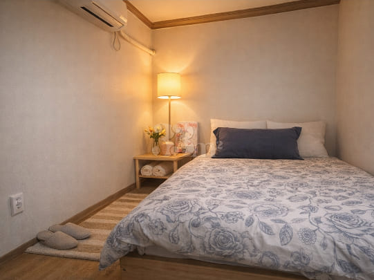 Cozy studio apartment near Seoul Station 0th image