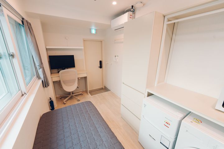 Newly built, fully furnished unit in Seongsu- 1th image