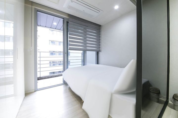 Studio apartment with connecting rooms, fully 0th image