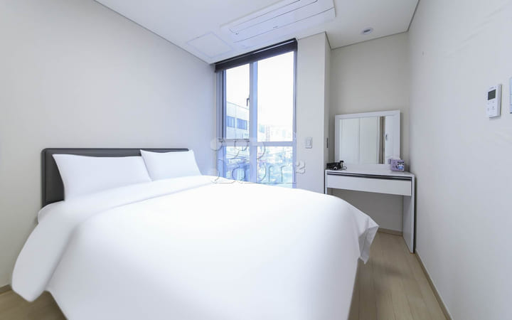 Yeon-dong Fully Furnished 2-Room Residence A 방 이미지