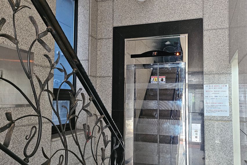 채광 좋고 넓은 복층 14번째 이미지