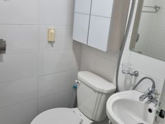 Studio apartment in a walkable neighborhood 5th image