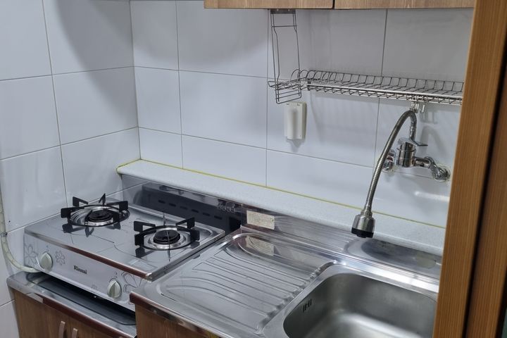 Studio apartment in a walkable neighborhood 1th image