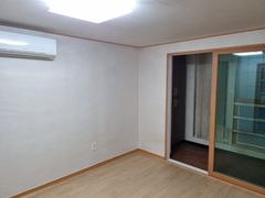 Studio apartment in a walkable neighborhood 2th image