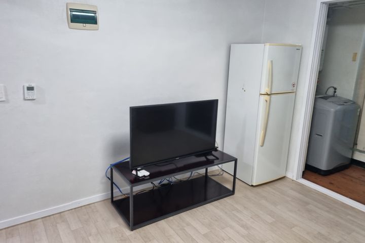Studio apartment in a walkable neighborhood 4th image