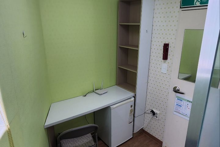 A small room in front of Sogang University 17th image