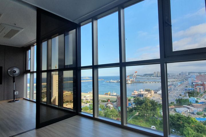 2-room apartment in the best location in Sokc 10th image