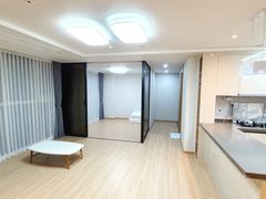 2-room apartment in the best location in Sokc 16th image