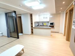 2-room apartment in the best location in Sokc 17th image