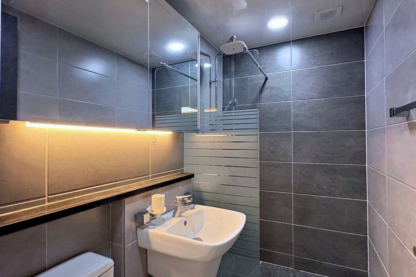 신축투룸 가족룸 할인중