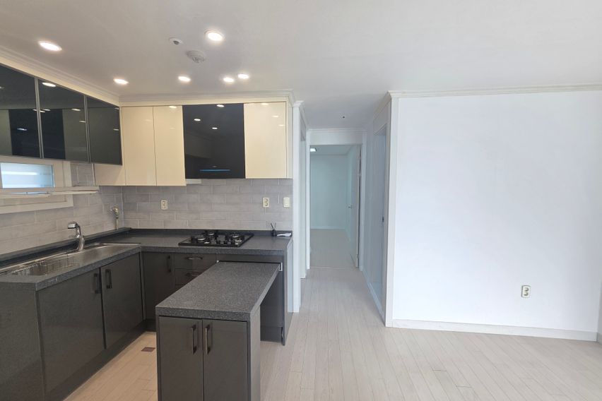 전망좋고 해잘드는 3룸 8번째 이미지