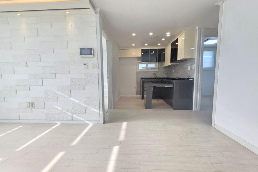 전망좋고 해잘드는 3룸 4번째 이미지