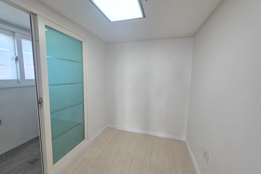 전망좋고 해잘드는 3룸 11번째 이미지