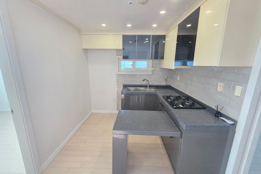 전망좋고 해잘드는 3룸 15번째 이미지