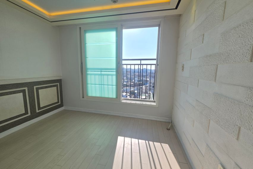 전망좋고 해잘드는 3룸 2번째 이미지