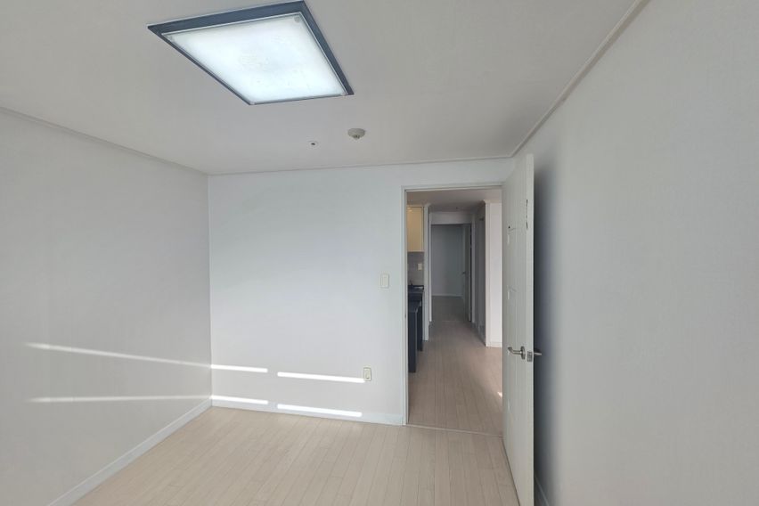 전망좋고 해잘드는 3룸 18번째 이미지