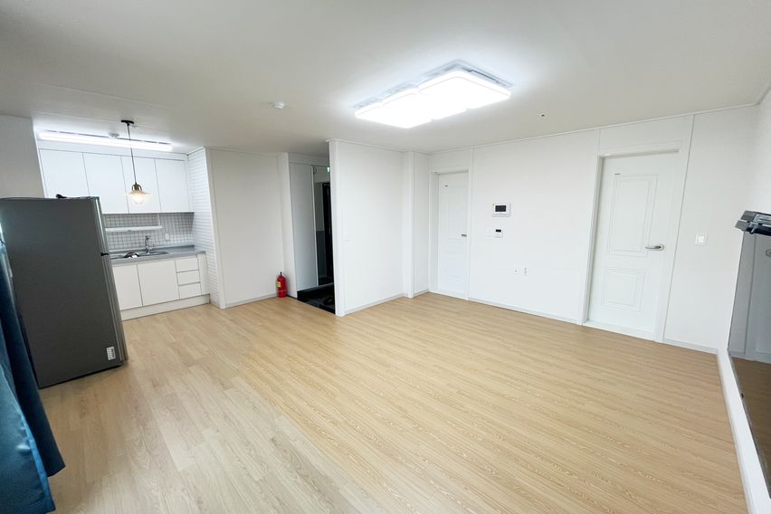 탁트인 채광좋은 넓은방 2번째 이미지