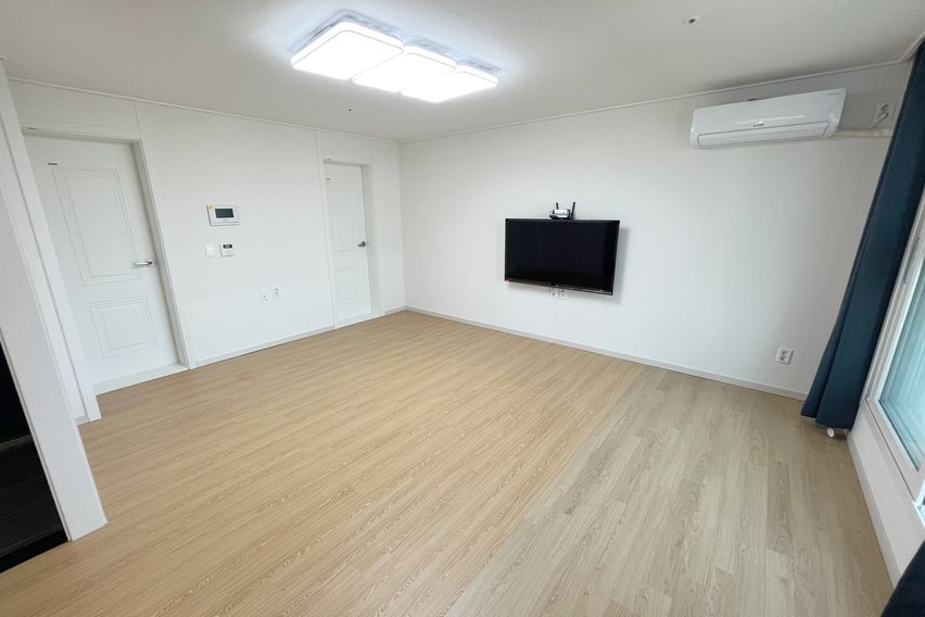 탁트인 채광좋은 넓은방 1번째 이미지