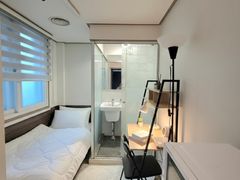 Fully furnished unit (Type 5A), 5-minute walk 0th image