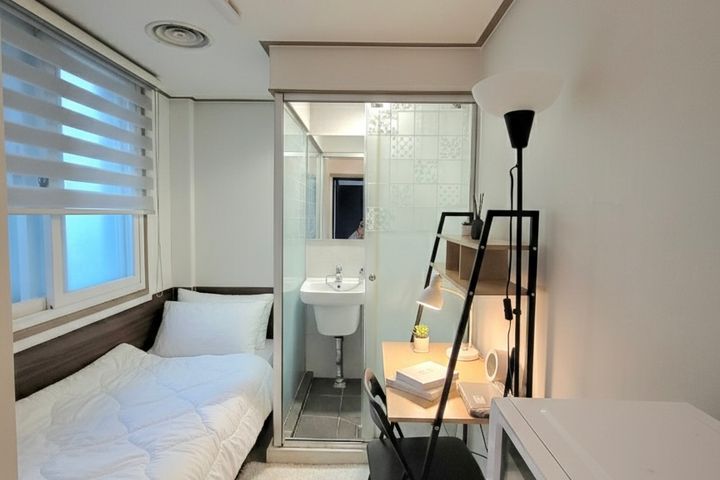Fully furnished unit (Type 5A), 5-minute walk 0th image