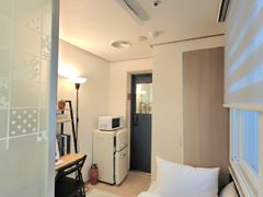 Fully furnished unit (Type 5A), 5-minute walk 3th image