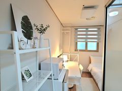 Fully furnished unit (Type 5C), 5-minute walk 6th image