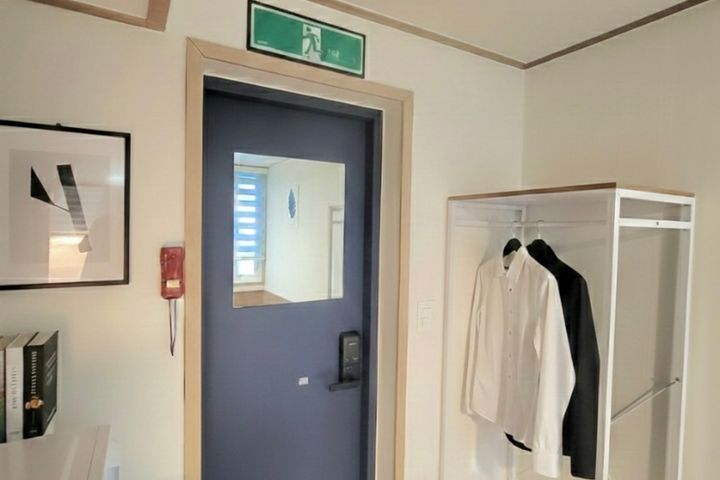 Fully furnished unit, 5-minute walk from Jams 4th image