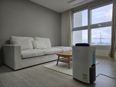 Studio apartment with an ocean view living ro 6th image