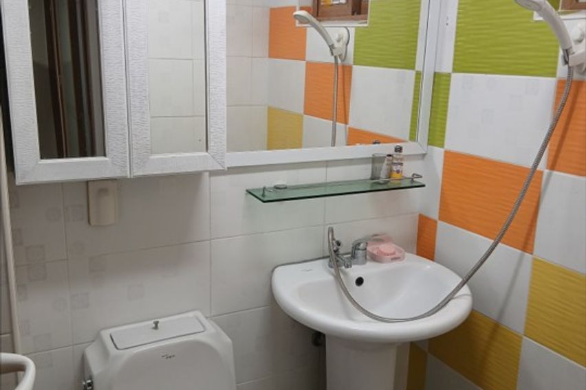 입지,청결,주차,편의