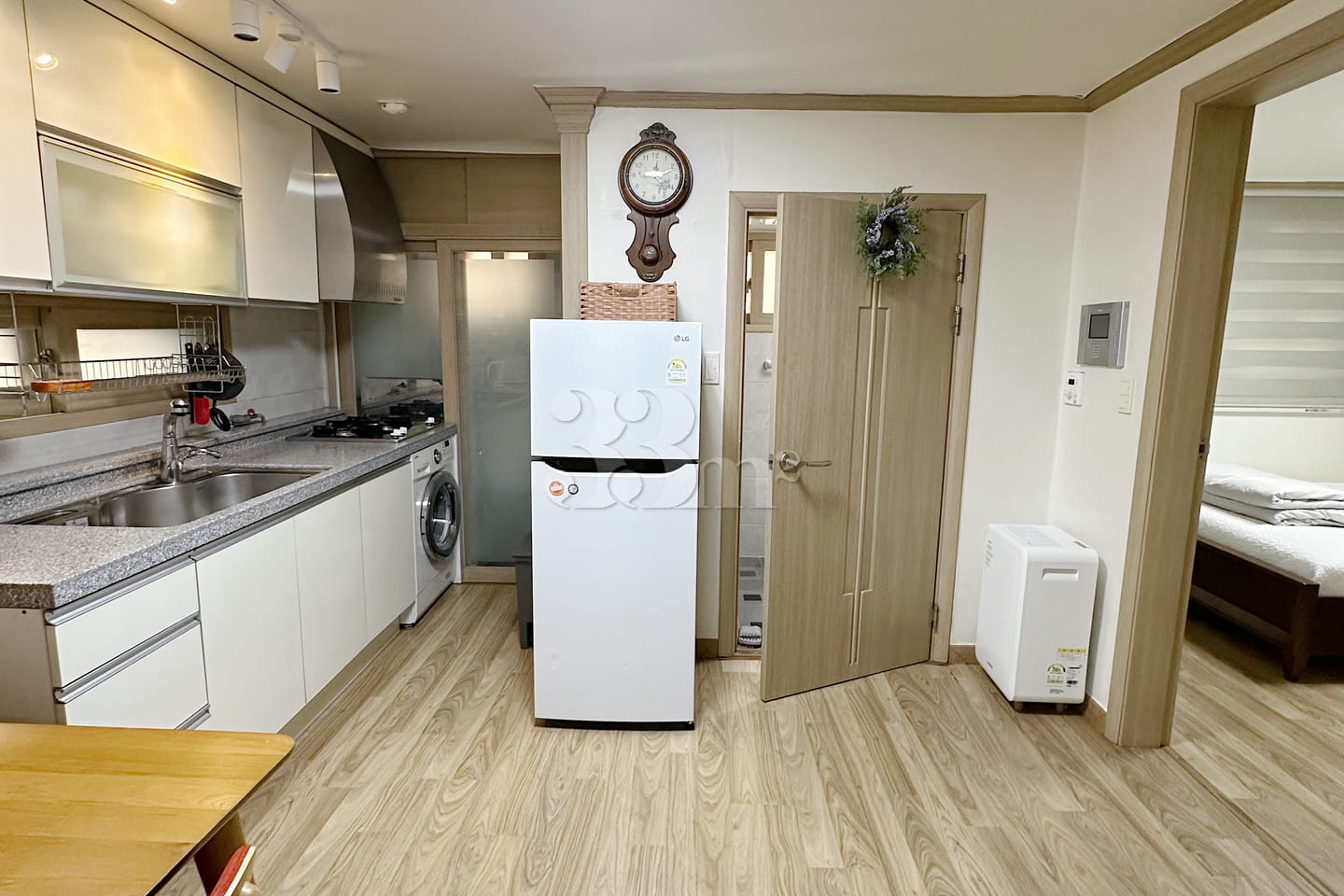 1 minute from Seokchon Lake / Jamsil 3-room 8th image