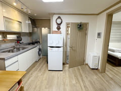 1 minute from Seokchon Lake / Jamsil 3-room 8th image
