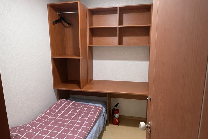 2-minute walk from Yeonsan Station in Dongnae 5th image