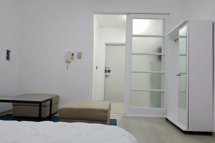 Fresh House 202 11th image
