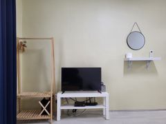 Park View, Clean, Room 208 5th image