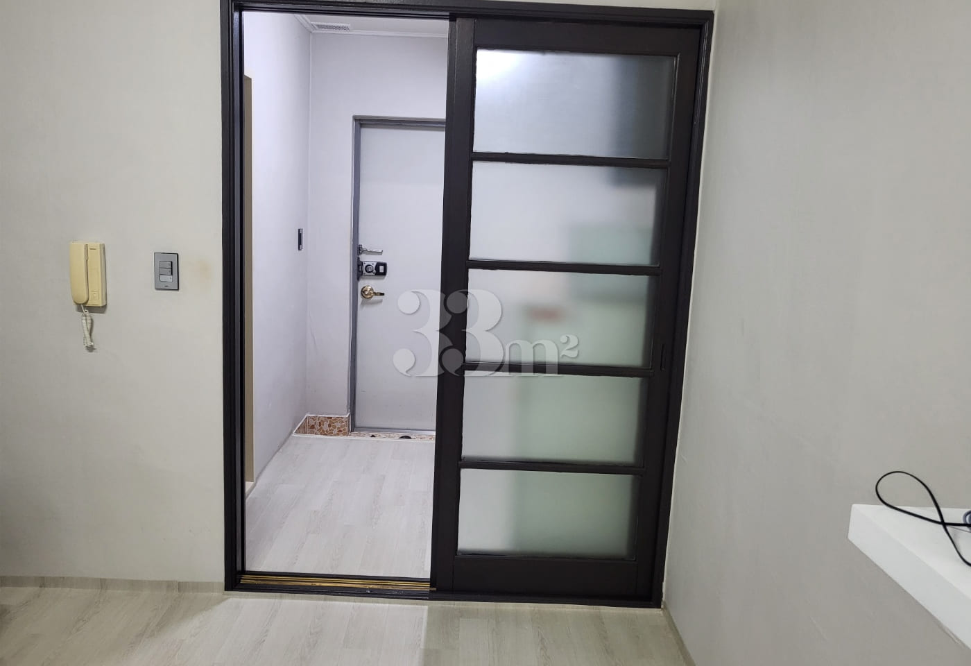 Park View, Clean, Room 208 10th image